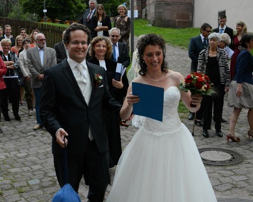 Hochzeitsglocken läuteten in Hirsau für Mareike und Adrian Röder