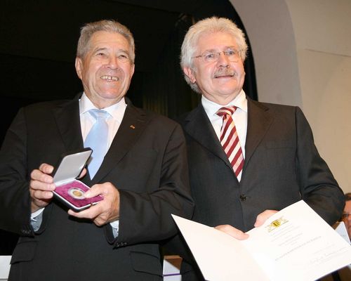 Wir gratulieren unserem Ehrenmitglied Heinz Fütterer zum 80. Geburtstag und zur Ehrung mit der Staufermedaille