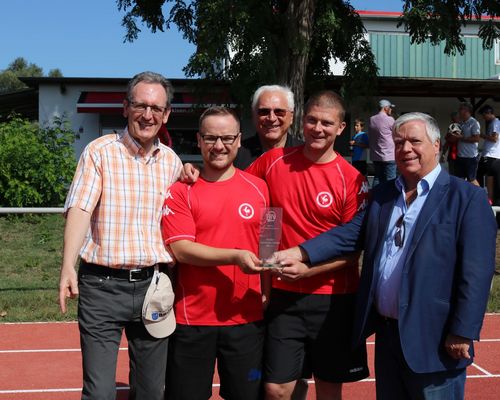 Leichtathleten des Sportvereins Rohrhof feiern 50-jähriges Bestehen und neue Bahn mit Jubiläumssportfest
