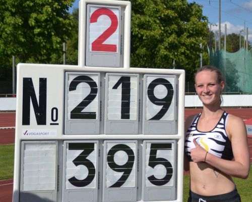Luzia Herzig gelingt Sprung über 3,95m