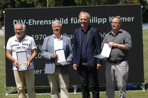 Ehrenschild des Deutschen Leichtathletik-Verbandes für Philipp Krämer und Rolf Bader