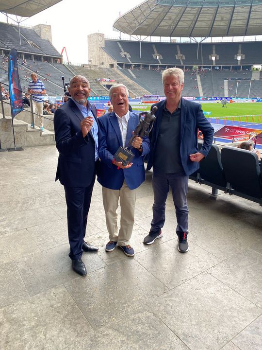 Philipp Krämer mit Hanns-Braun-Wanderpreis des DLV ausgezeichnet