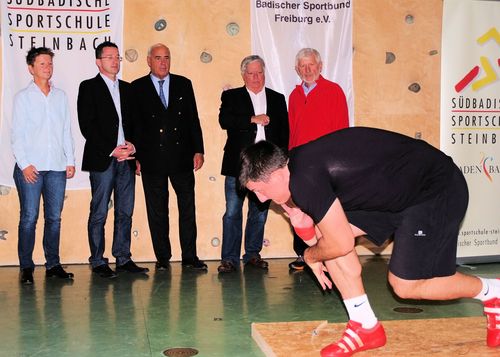Indoor-Kugelstoßanlage in der Südbadischen Sportschule Steinbach eingeweiht