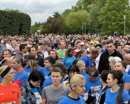 Teilnehmerrekord und neue Initiative "Lauf für ALLE" beim 9. AOK Firmenlauf Pforzheim