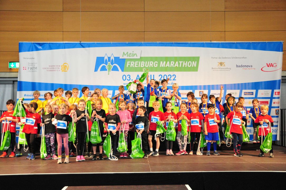 Viele strahlende Kinder beim BLV-Kinderleichtathletik-Cup 2022