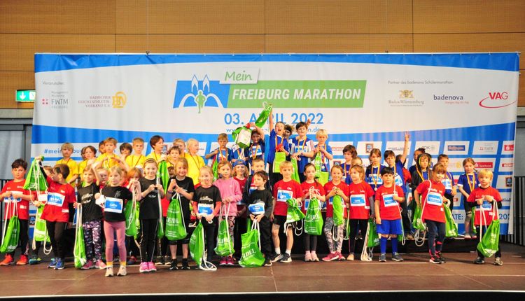 Viele strahlende Kinder beim BLV-Kinderleichtathletik-Cup 2022