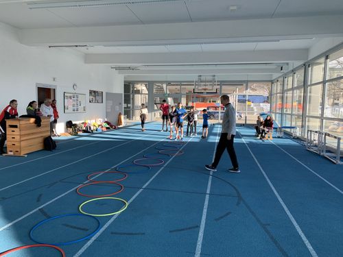 Fortbildung Hürden & Hochsprung in Löffinger Leichtathletikhalle