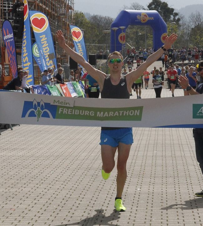 Lukas Naegele gewinnt zum vierten Mal den MEIN FREIBURG MARATHON