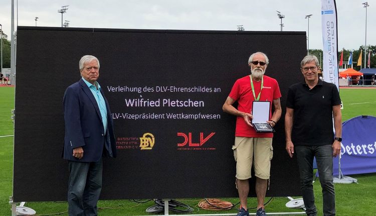 DLV-Ehrenschild für Wilfried Pletschen