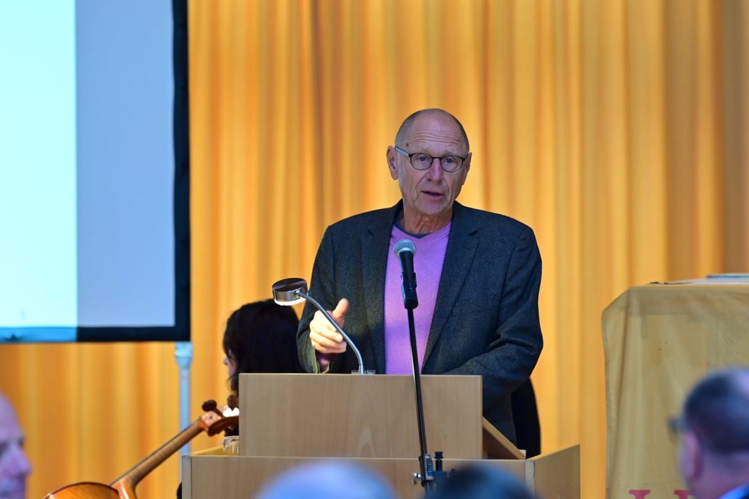 Michael Schlicksupp, wiedergewählter BLV-Präsident begrüßt die Anwesenden beim 25. BLV-Verbandstag.