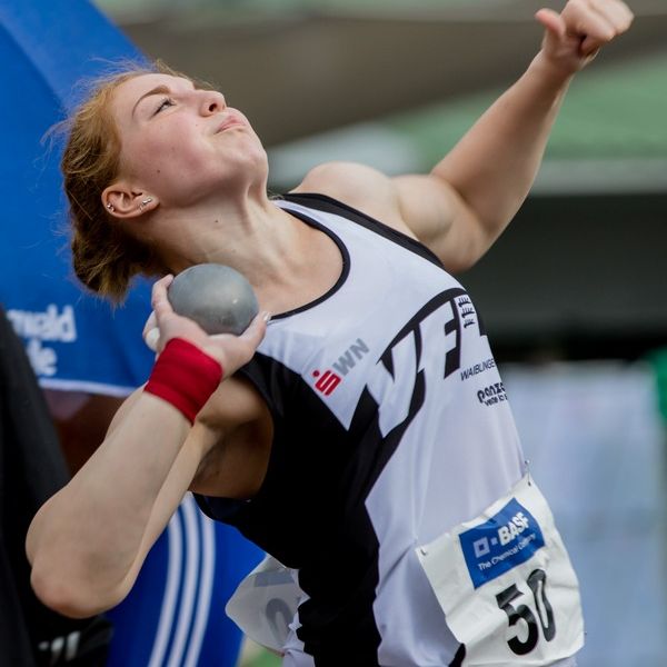 Alina Kenzel holt U20 WM-Gold