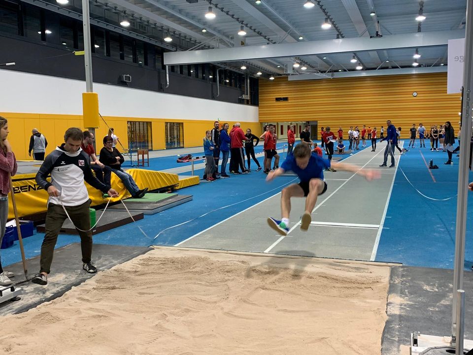 Teilnehmerrekord beim Mehrfach-Sprungcup in Stuttgart und Offenburg