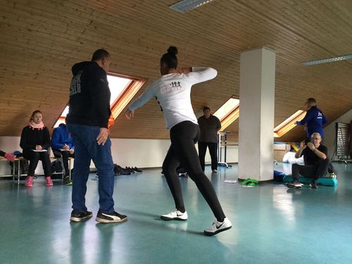 Drehstoßlehrgang beim TV Eppelheim: Lernen mit Khalid Alqawati und Yemisi Ogunleye