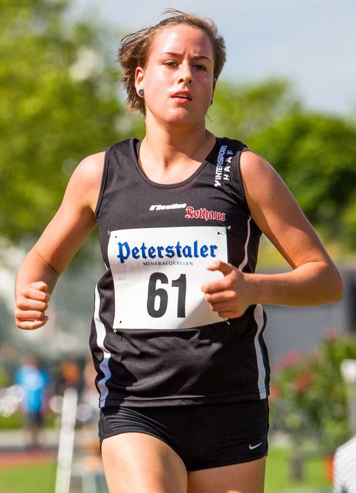 Julian Howard erneut über 8 Meter / Doppelsieg für Hanna Hoss