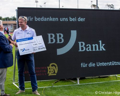 BBBank spendet 15.000 Euro zur Förderung der Leichtathletik