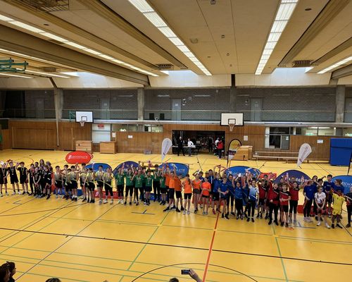 Achtung! Ausrichter mit Dreifach-Halle gesucht!