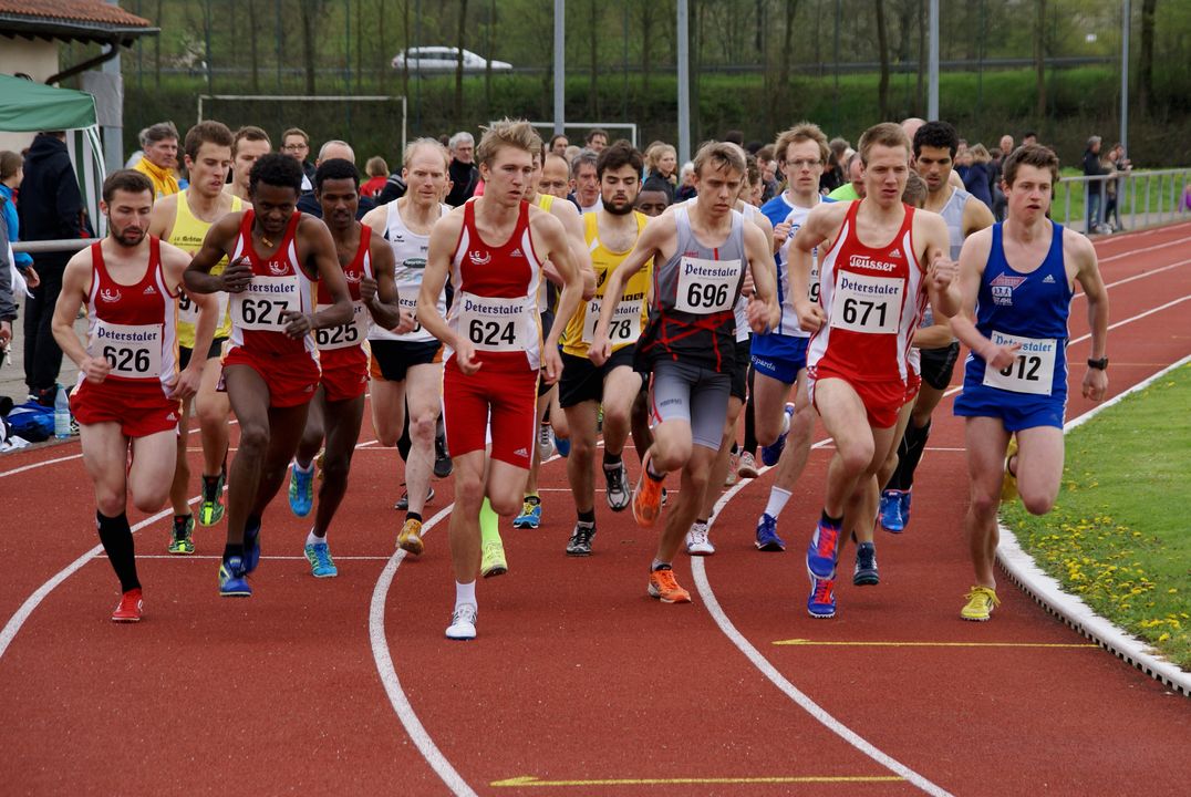 Langstreckler eröffnen die Bahnsaison 2016