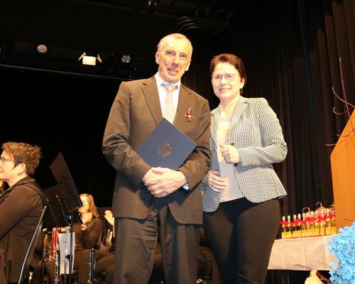Ottmar Heiler wird mit Bundesverdienstkreuz geehrt