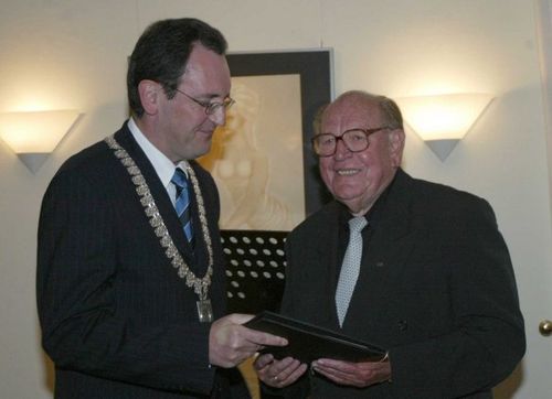 Hans Motzenbäcker ist Ehrenbürger von Brühl