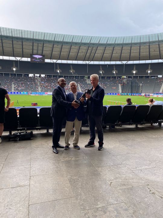 Philipp Krämer mit Hanns-Braun-Wanderpreis des DLV ausgezeichnet