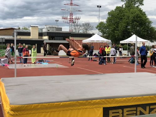 Der Team Hoch-Sprungcup setzt zur dritten Runde im Winnender Stadion an