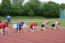 "Auf die Plätze, ..." hieß es am Wochenende bei den Bezirksmeisterschaften des Bezirks Hegau-Bodensee, wie hier beim 75 Meter-Start der W13.