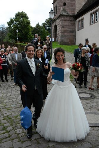 Hochzeitsglocken läuteten in Hirsau für Mareike und Adrian Röder