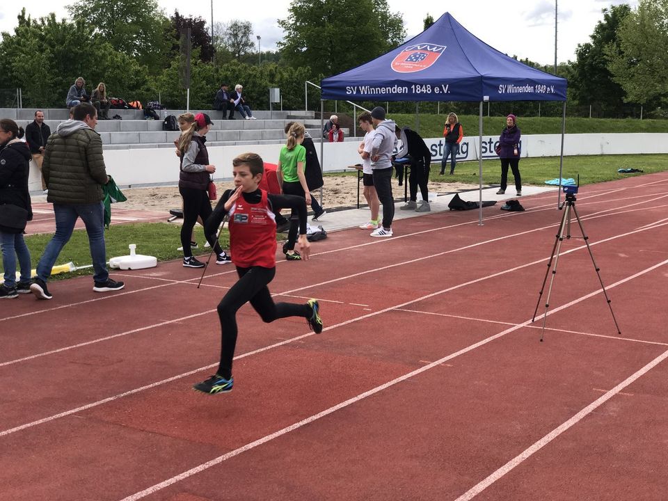 Der Team Hoch-Sprungcup setzt zur dritten Runde im Winnender Stadion an