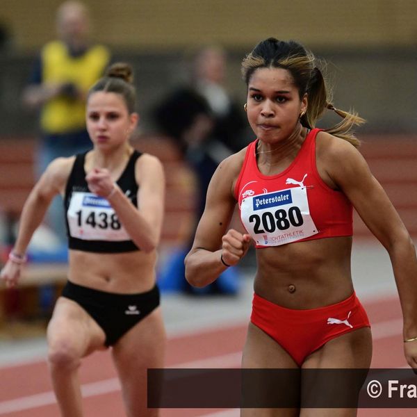 Naomi Baumann (TSB Schwäbisch Gmünd) wurde mit einer Zeit von 7,72 Sekunden Zweite im A-Finale der U20-Frauen über 60 Meter bei den BW-Leichtathletik-Hallenfinals und erfüllte damit die DJHM-Norm.