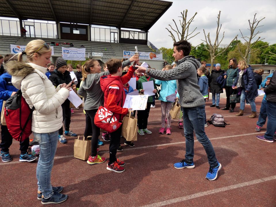 VR-Talentiade in Schwetzingen begeistert Viertklässler für die Leichtathletik