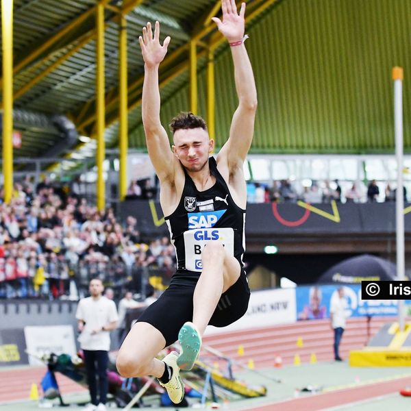 8,18 Meter: Simon Batz springt an Europas Spitze
