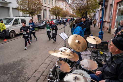 Rund 10.000 Läuferinnen und Läufer aus 87 Nationen beim MEIN FREIBURG MARATHON 2022