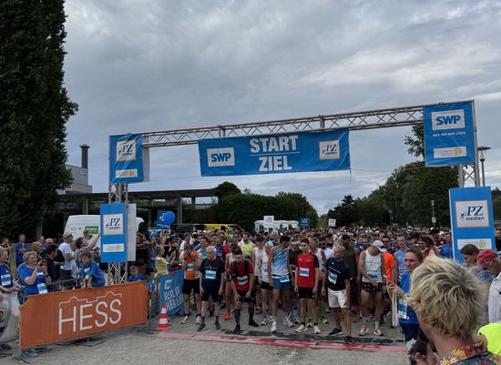 SWP CityLauf Pforzheim 2025: Sport, Stimmung und Sonne pur im Enzauenpark