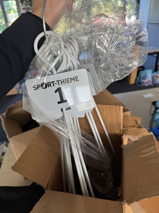 Sport- und Technik-Equipment zu verschenken!