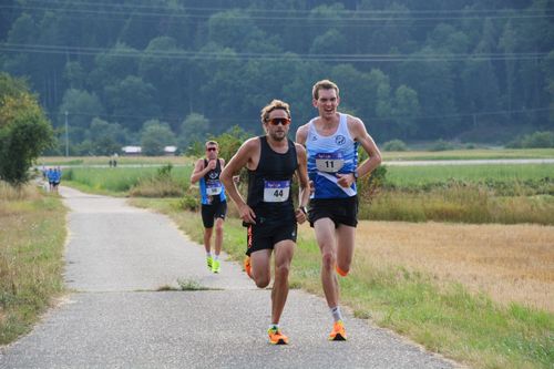 Top-Leistungen und großer Spaß beim Top-Life Night Run