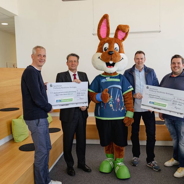 Spendenübergabe MEIN FREIBURG MARATHON 2022