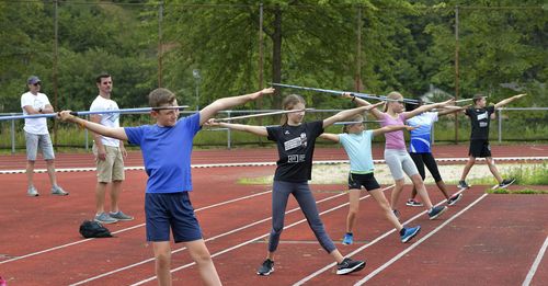 Erstes Freiluft-Training und Leistungstest der U14-Fördergruppe Leichtathletik im Rhein-Neckar-Kreis