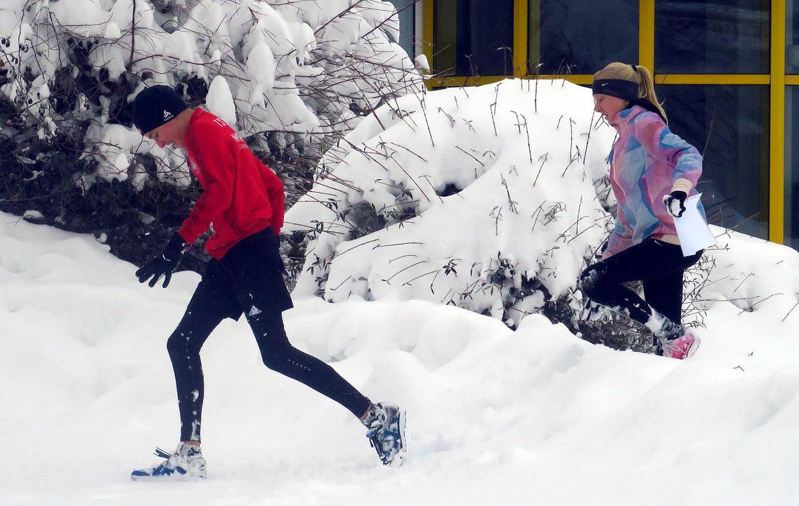 F-Kader-Auftakt mit Tiefschnee