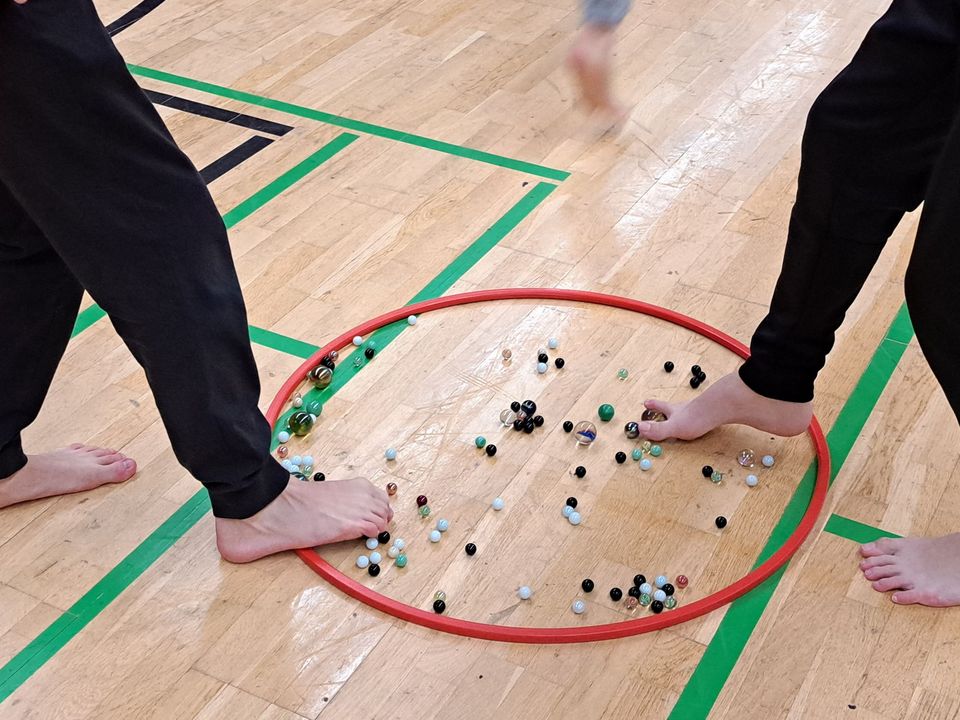 Fußkräftigung beim Murmeltransport