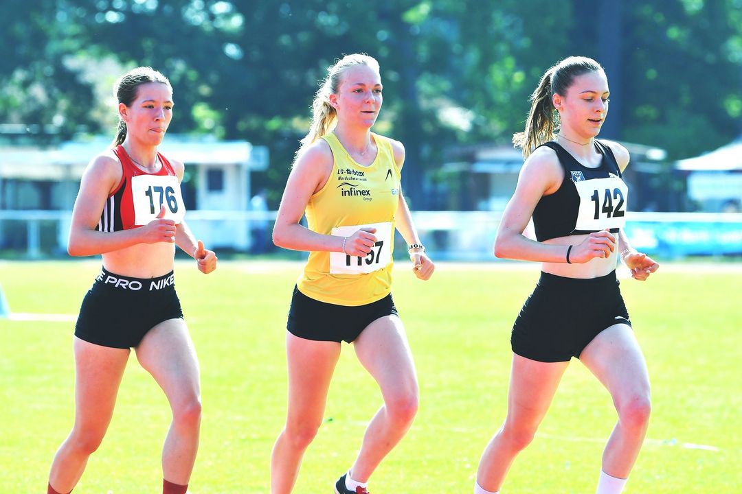 Von links nach rechts: Lena Fenz (TSV 05 Rot), Charlotte Skrzos (LG farbtex Nordschwarzwald), Annika Leineweber (MTG Mannheim)