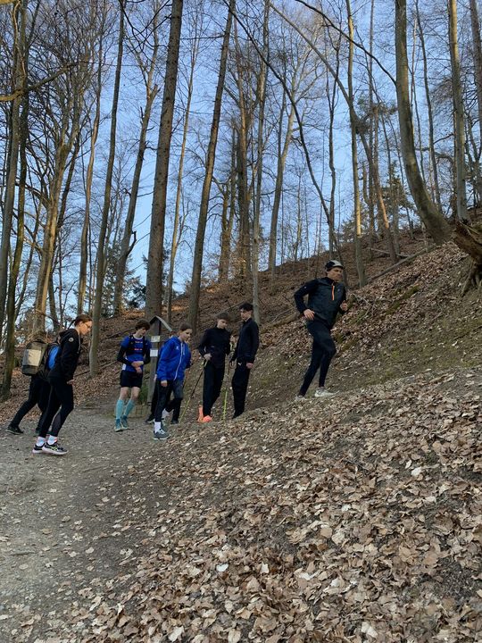 Erfolgreiches Trailrunning-Schnuppertraining mit Weltmeister Benedikt Hoffmann