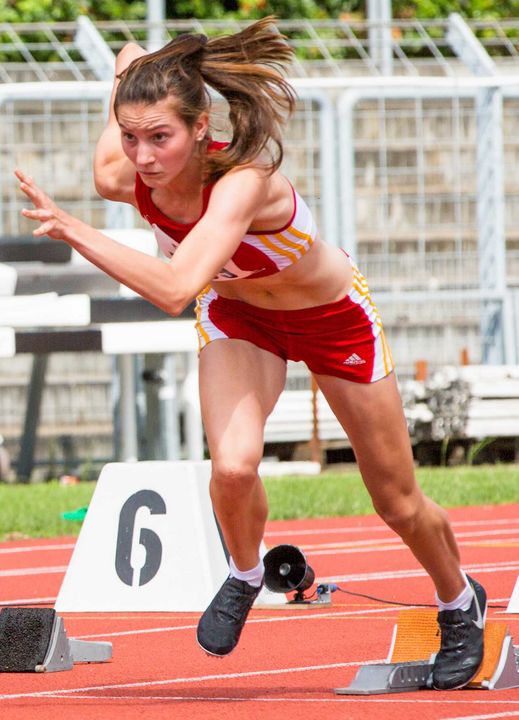 Kristin Tuxford holt in W15 drei Goldmedaillen