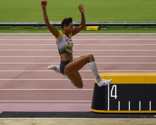 Malaika Mihambo lädt zum Training in ihre Weltmeisterbude