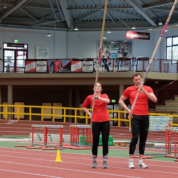 Luftige Höhen, eckige Bälle und mutige Sportlerinnen bei den Sportmachern.