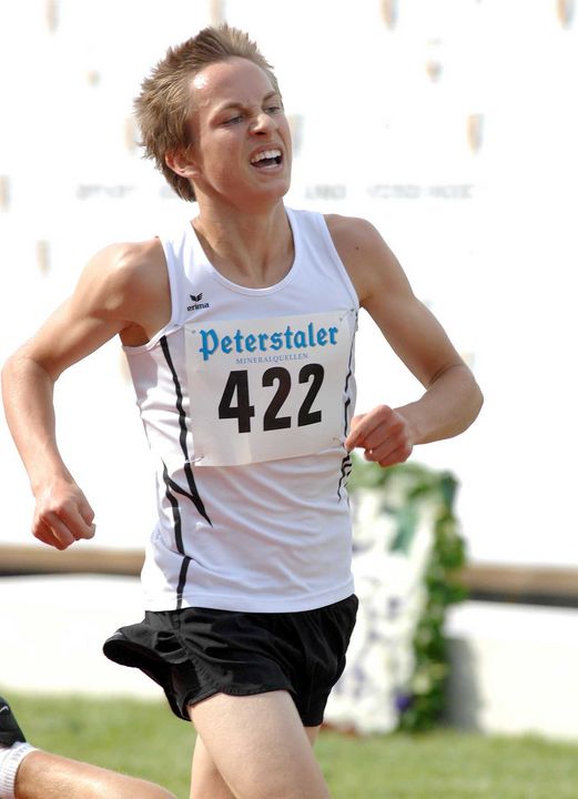 Vanessa Röll und Janice Waldvogel Dreifachsiegerinnen<br>Athleten trotzten der Witterung: Sonnenschein am Samstag, Regen am Sonntag