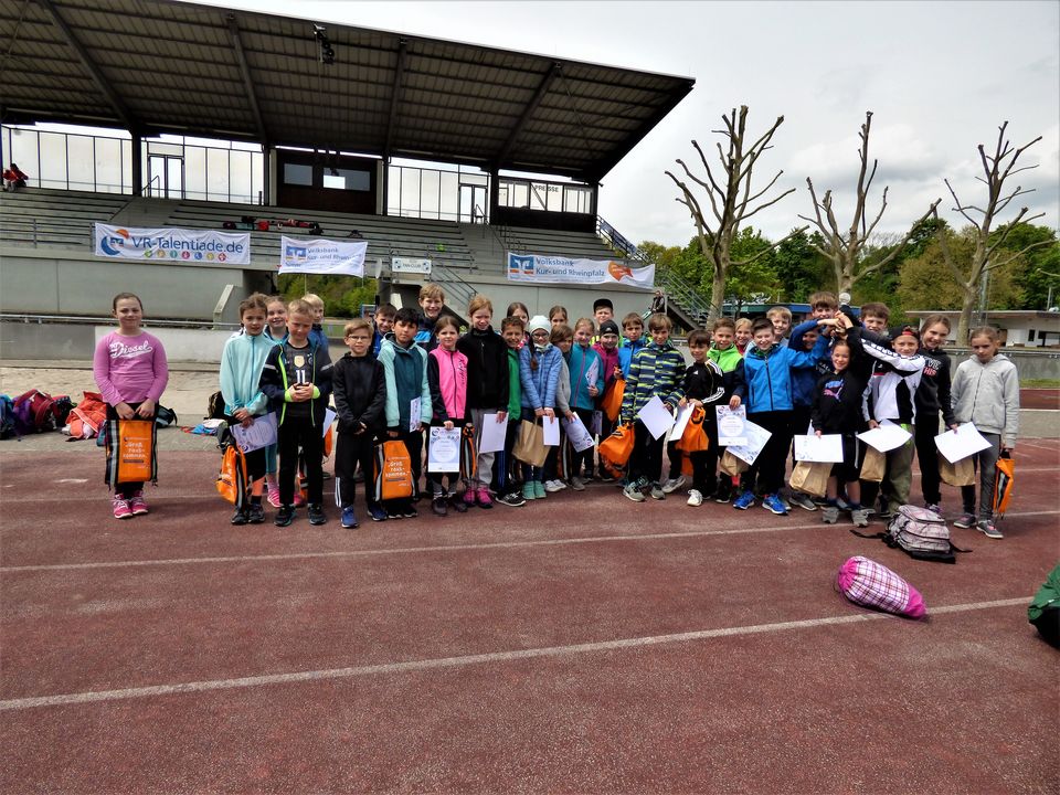 VR-Talentiade in Schwetzingen begeistert Viertklässler für die Leichtathletik