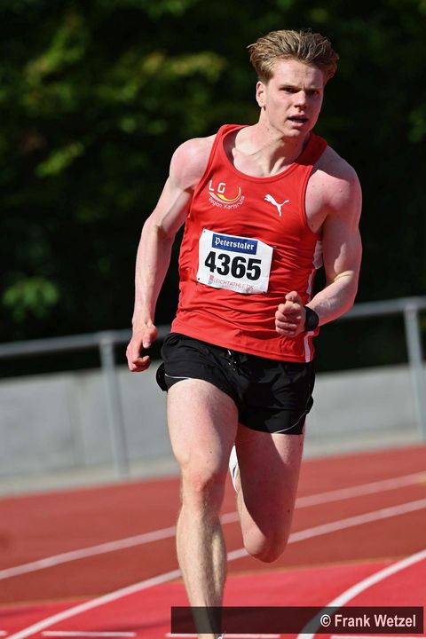 Maxim Sorokin (LG Region Karlsruhe) gewinnt die 200 Meter der Männer bei den BW Leichtathletik Finals.