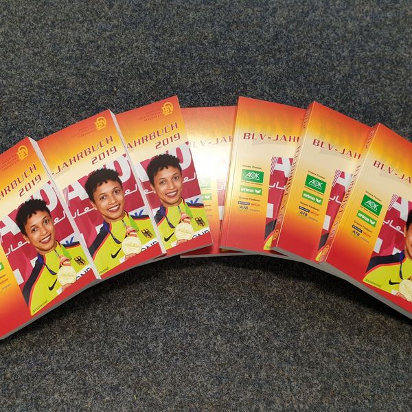 Die neuen Jahrbücher 2019 sind da!