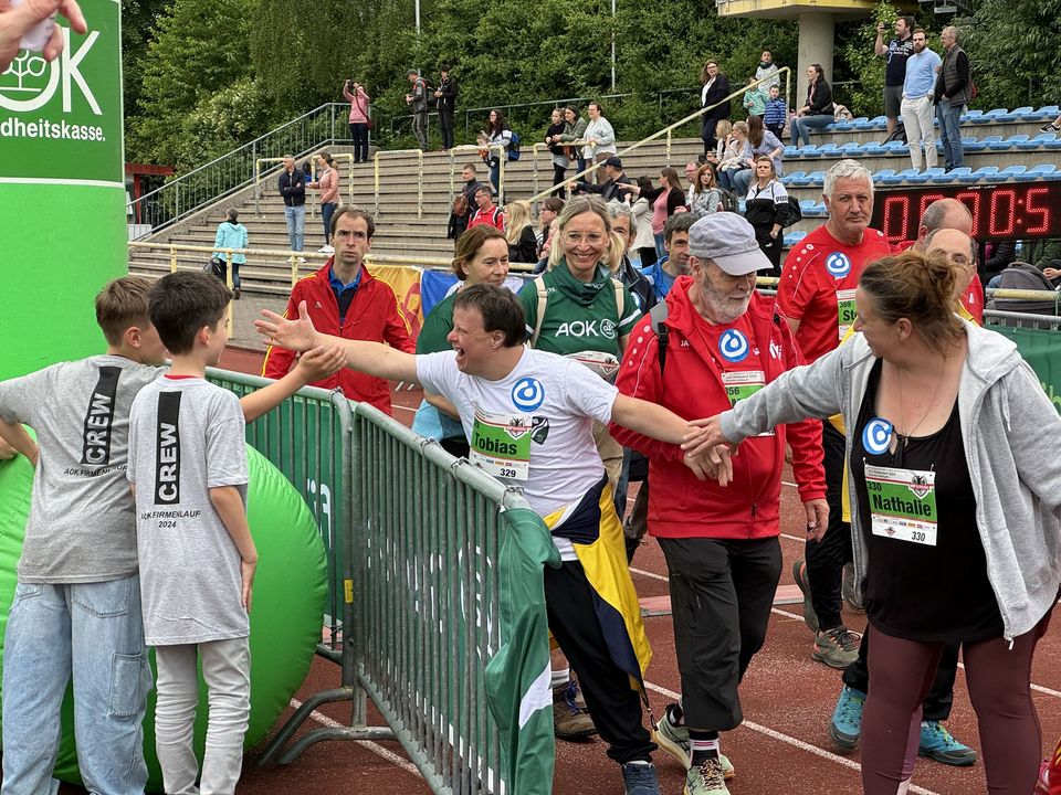 1. AOK Firmenlauf Bühl: Knapp 700 Laufbegeisterte bei Premiere am Start