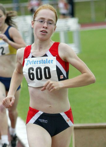 Laura Knörr 1500m-Doppelsiegerin mit und ohne Hindernisse
